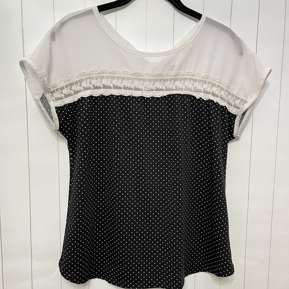 Short Sleeve dot print Top